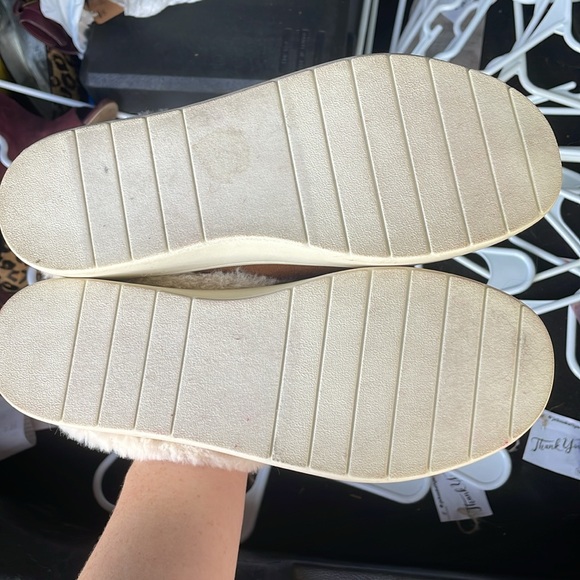 Lauren Conrad house shoes - Picture 3 of 8